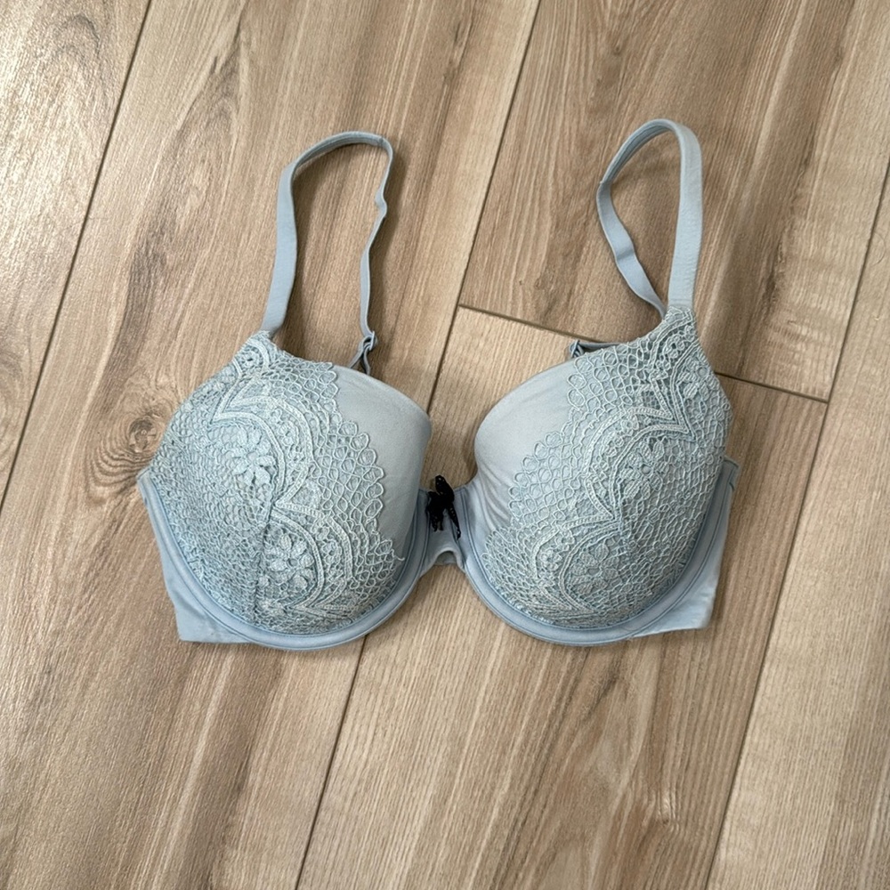 ❤️EUC Victoria Secret Bra - 32DD (32E)